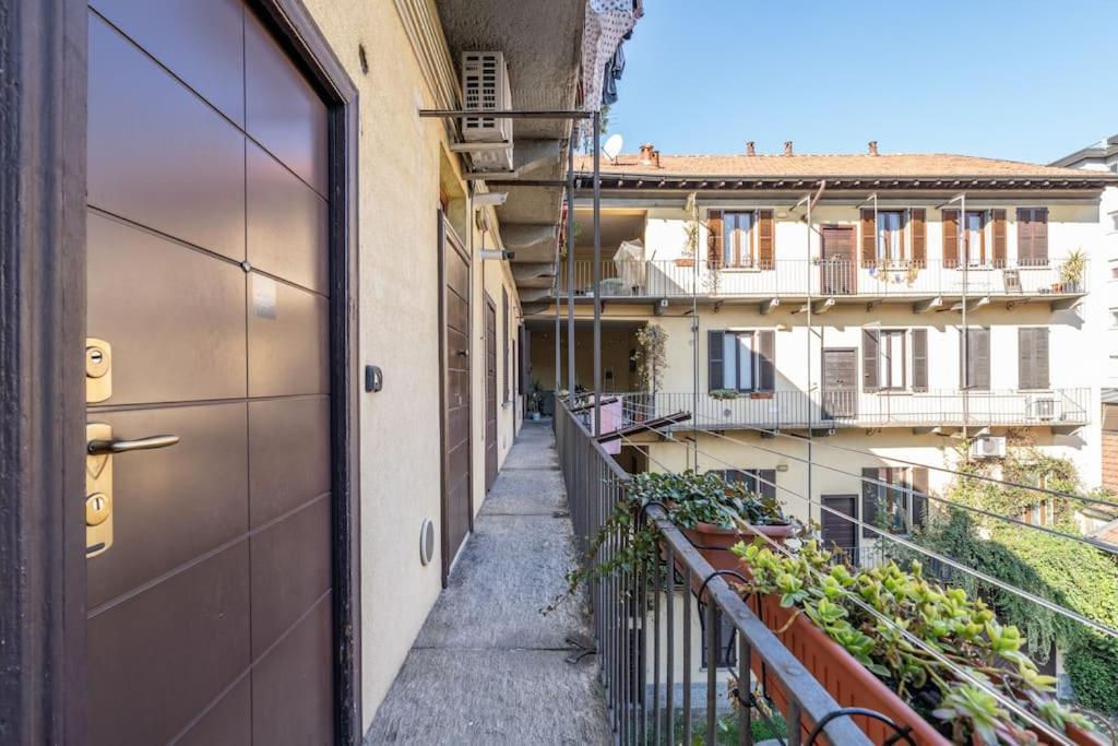 New Apartment: Imbonati6 ミラノ エクステリア 写真